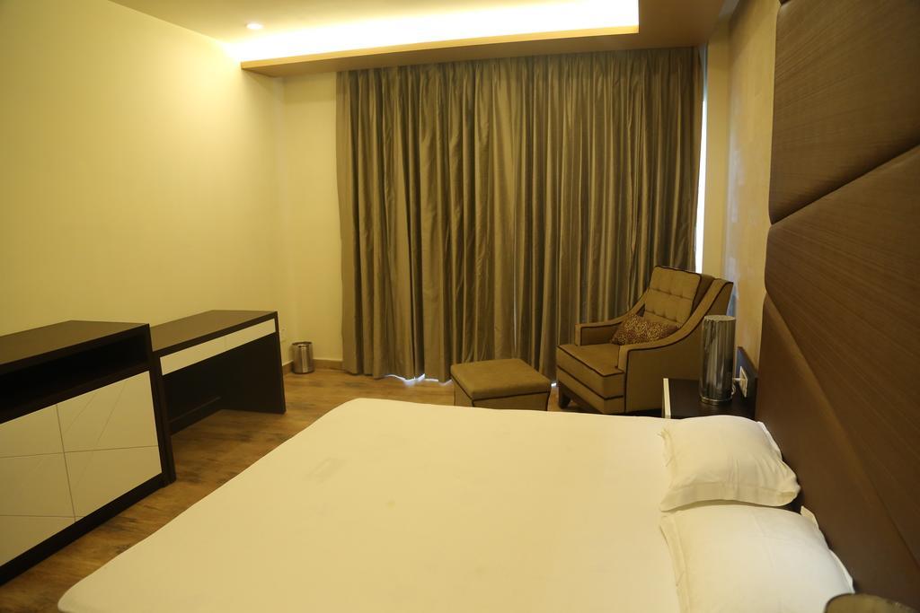 Hardy'S World Hotel Ludhiana Kamer foto